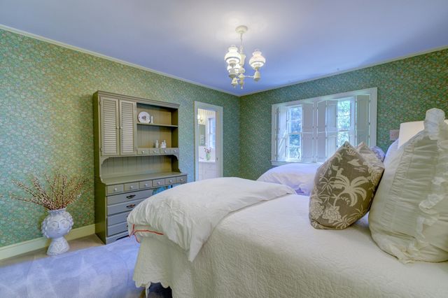 261 Confederate Circle, Charleston, SC 29407