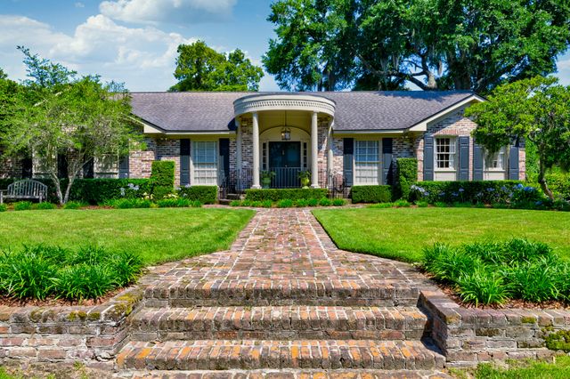 261 Confederate Circle, Charleston, SC 29407