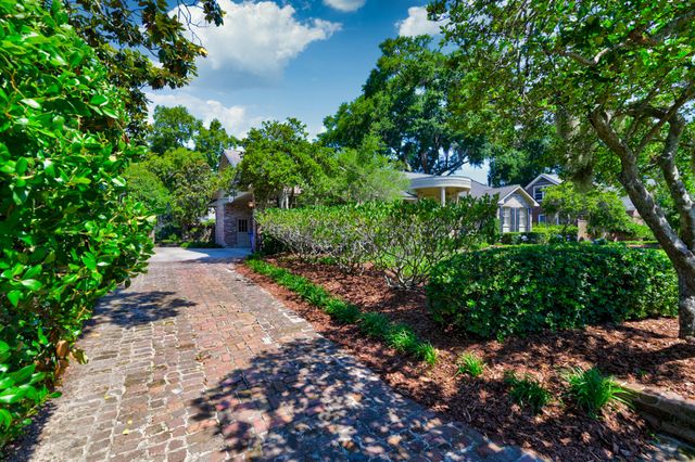 261 Confederate Circle, Charleston, SC 29407