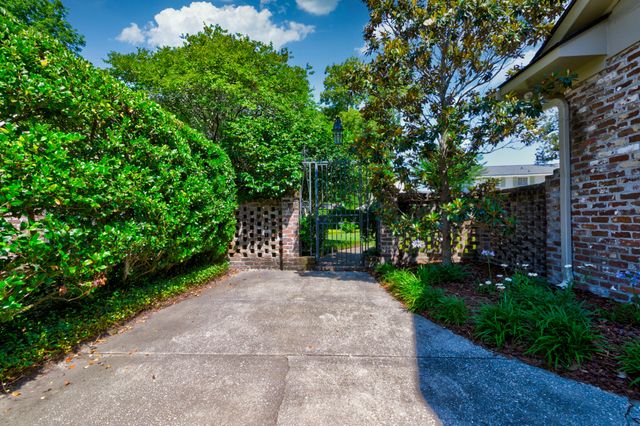 261 Confederate Circle, Charleston, SC 29407
