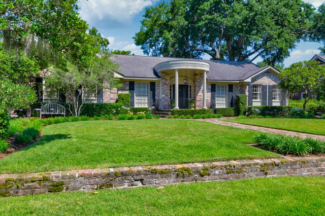 261 Confederate Circle, Charleston, SC 29407