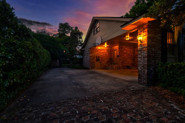 261 Confederate Circle, Charleston, SC 29407