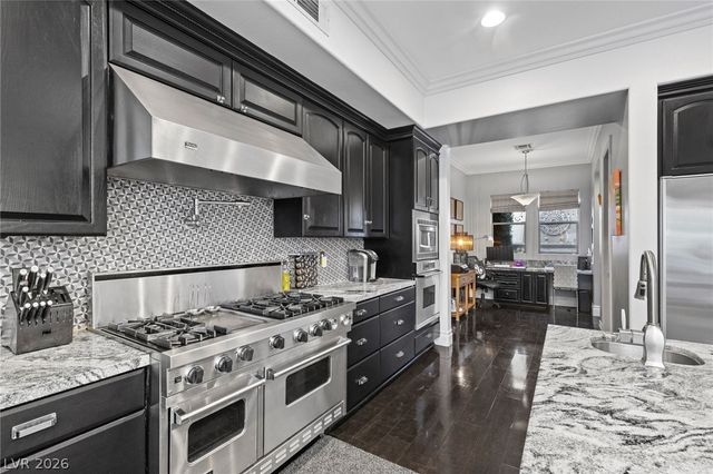 10212 Stone Briar Court, Las Vegas, NV 89144