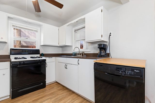 28729 S 563 Road, Monkey Island, OK 74331