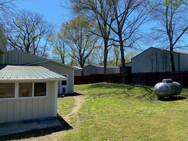 28729 S 563 Road, Monkey Island, OK 74331