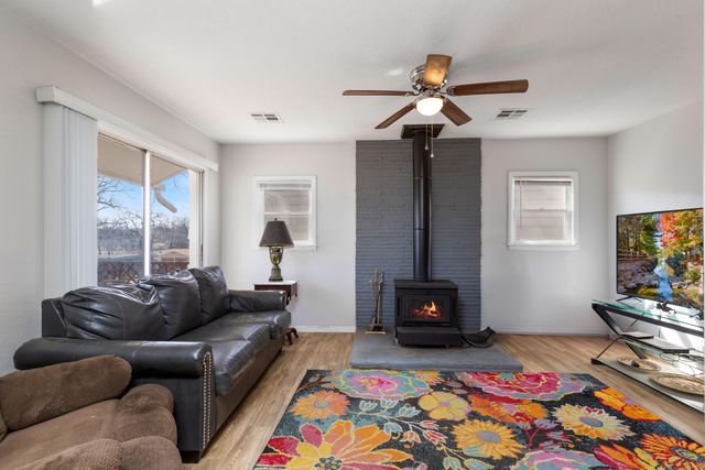 28729 S 563 Road, Monkey Island, OK 74331