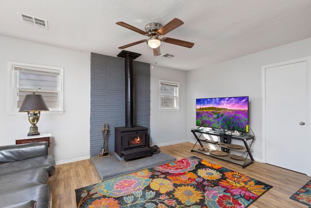 28729 S 563 Road, Monkey Island, OK 74331