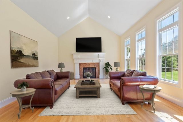43 Old Mill Rd, Harvard, MA 01451