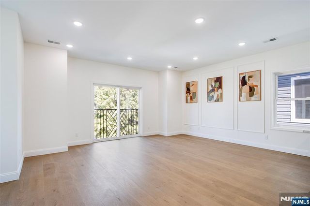 194 Amherst Street, East Orange, NJ 07018