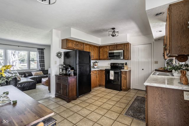 999 E Manito Trail, Greensburg, IN 47240