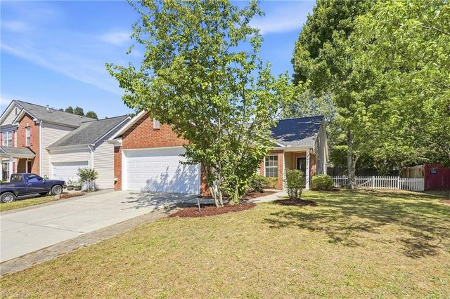 4401 Brecon Lane, Greensboro, NC 27407