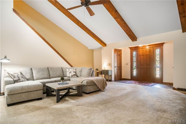 4660 Oakwood Lane, Clarence, NY 14031