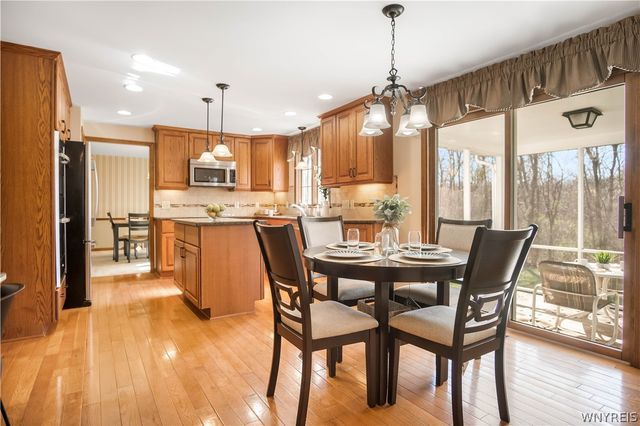4660 Oakwood Lane, Clarence, NY 14031