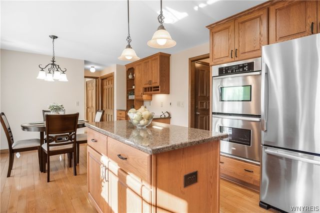 4660 Oakwood Lane, Clarence, NY 14031