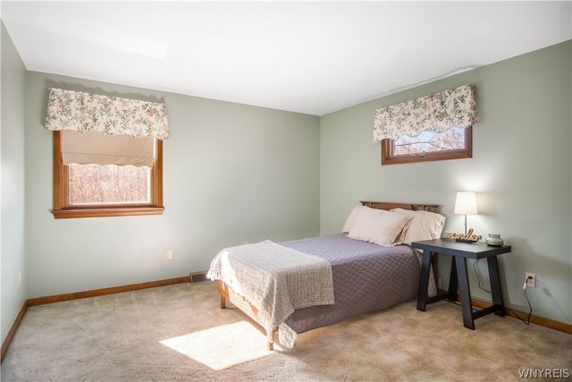 4660 Oakwood Lane, Clarence, NY 14031