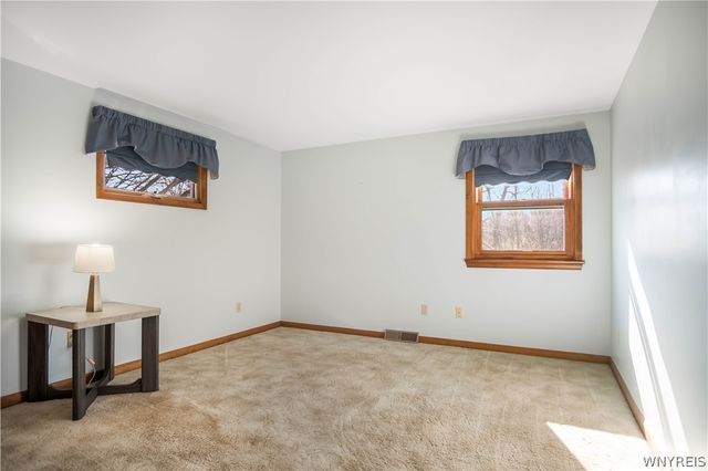 4660 Oakwood Lane, Clarence, NY 14031