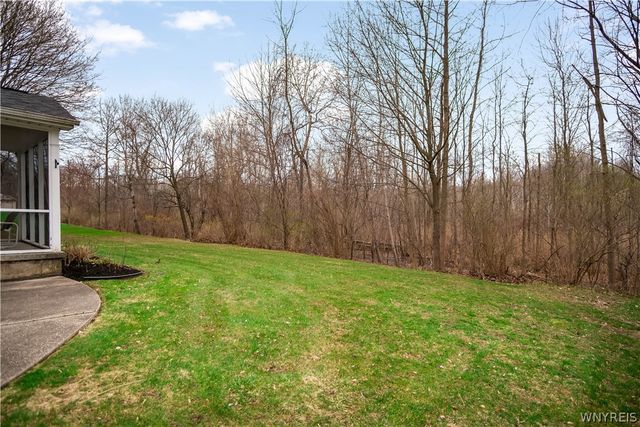 4660 Oakwood Lane, Clarence, NY 14031