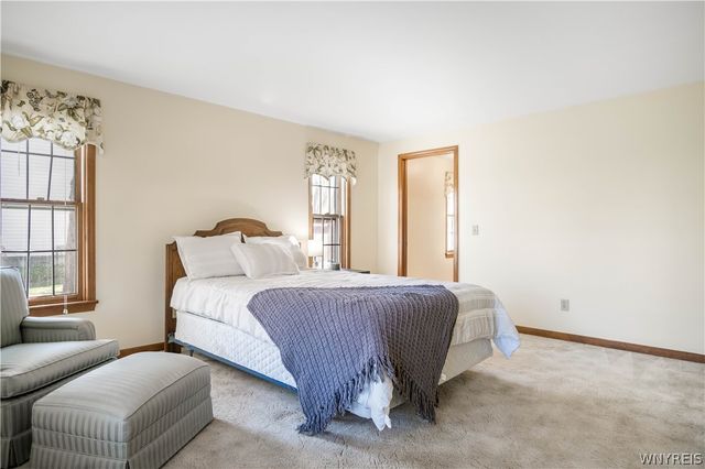 4660 Oakwood Lane, Clarence, NY 14031