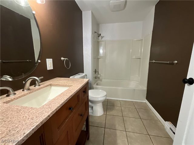 6566 Earl Avenue, Madison, OH 44057