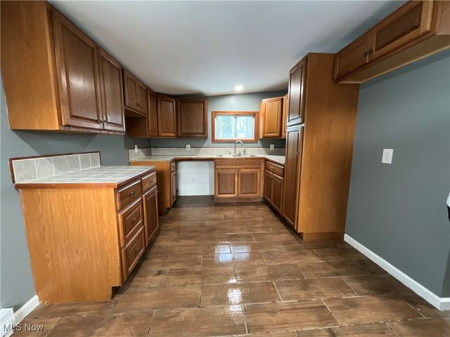 6566 Earl Avenue, Madison, OH 44057