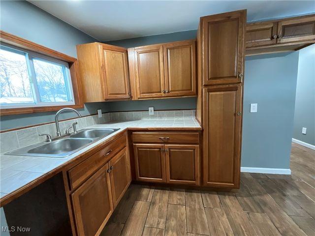 6566 Earl Avenue, Madison, OH 44057