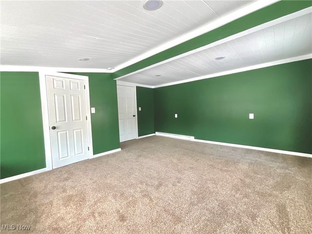 6566 Earl Avenue, Madison, OH 44057