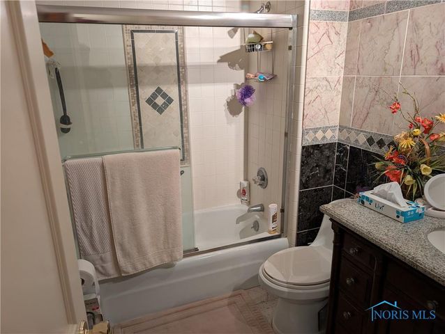 5844 Swan Creek Drive, Toledo, OH 43614