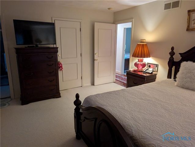 5844 Swan Creek Drive, Toledo, OH 43614