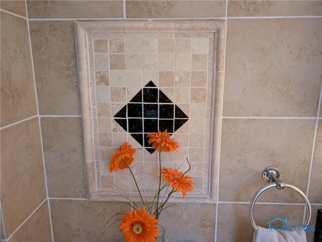 5844 Swan Creek Drive, Toledo, OH 43614