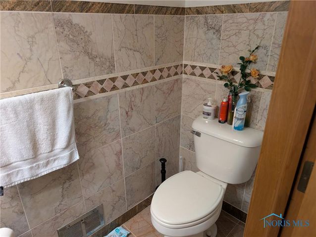 5844 Swan Creek Drive, Toledo, OH 43614