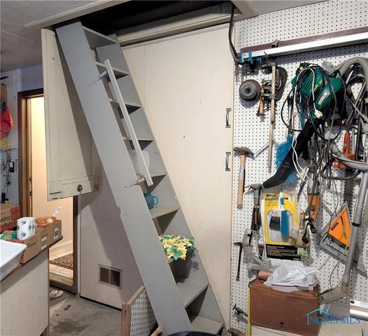 5844 Swan Creek Drive, Toledo, OH 43614