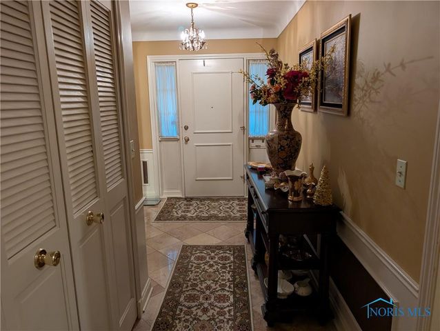 5844 Swan Creek Drive, Toledo, OH 43614