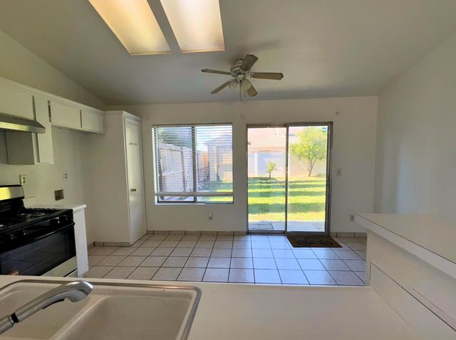 4193 Kimball Ln, Stockton, CA 95206