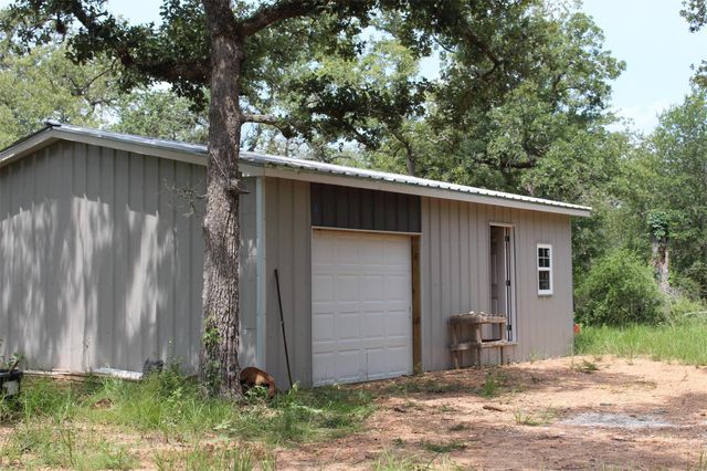 479 Private 1581 Drive, Hallettsville, TX 77964