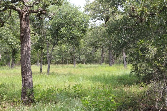 479 Private 1581 Drive, Hallettsville, TX 77964