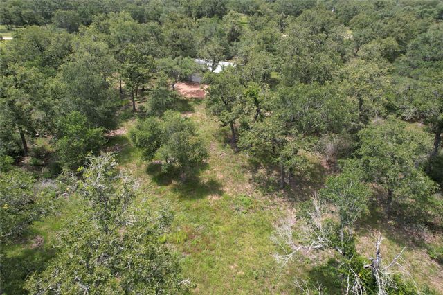 479 Private 1581 Drive, Hallettsville, TX 77964