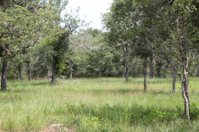 479 Private 1581 Drive, Hallettsville, TX 77964