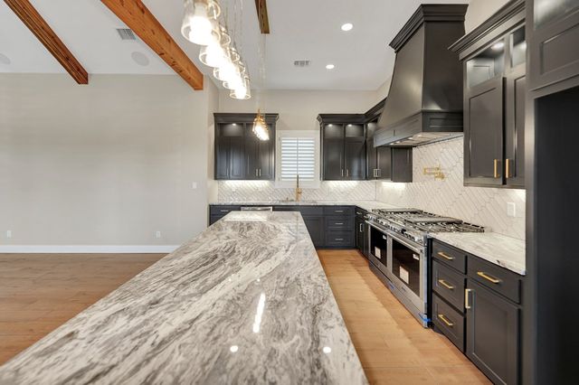 5708 E County Rd 93, Midland, TX 79706