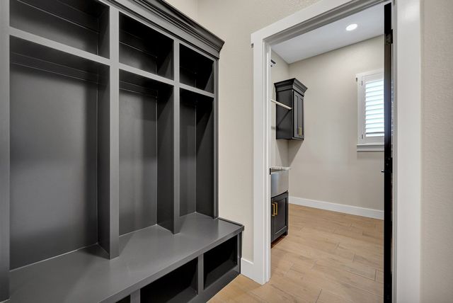 5708 E County Rd 93, Midland, TX 79706