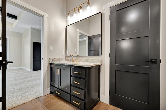 5708 E County Rd 93, Midland, TX 79706