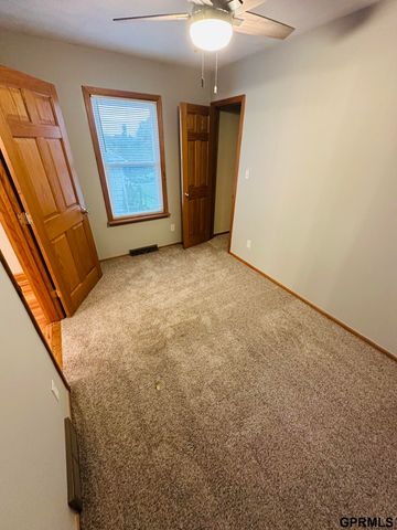 6038 Hickory Street, Omaha, NE 68106