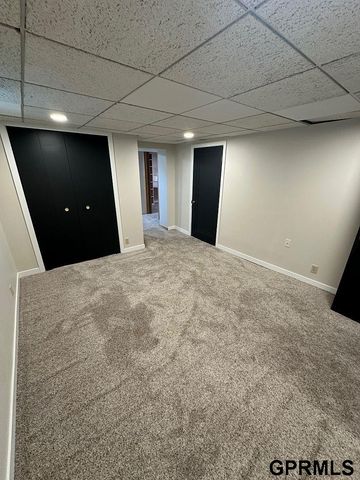 6038 Hickory Street, Omaha, NE 68106