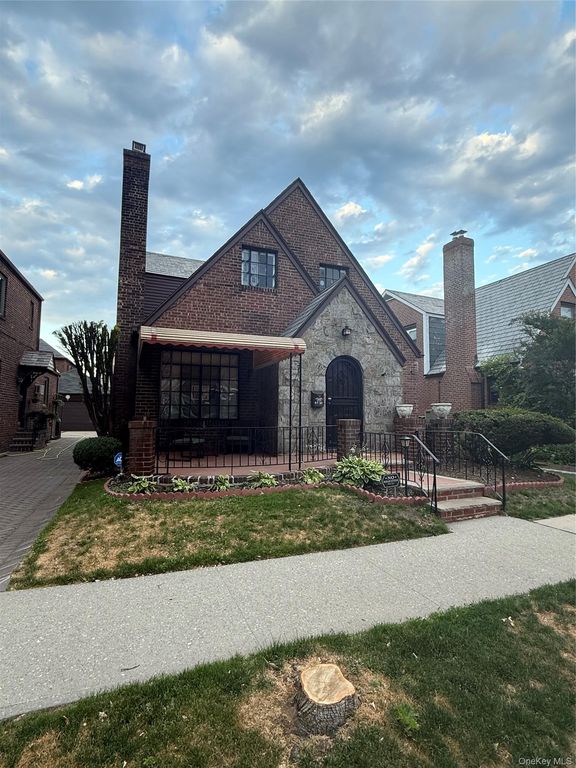 63-127 Fitchett Street 1FL, Rego Park, NY 11374