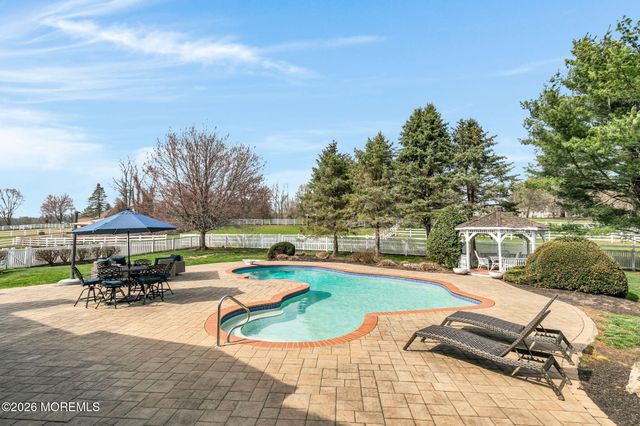 10 Paddock Lane, Colts Neck, NJ 07722
