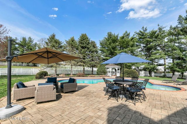 10 Paddock Lane, Colts Neck, NJ 07722