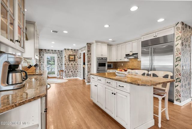10 Paddock Lane, Colts Neck, NJ 07722