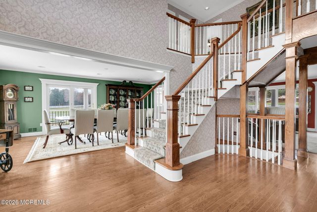 10 Paddock Lane, Colts Neck, NJ 07722