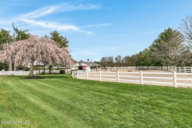 10 Paddock Lane, Colts Neck, NJ 07722