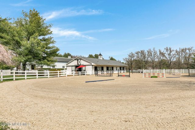 10 Paddock Lane, Colts Neck, NJ 07722