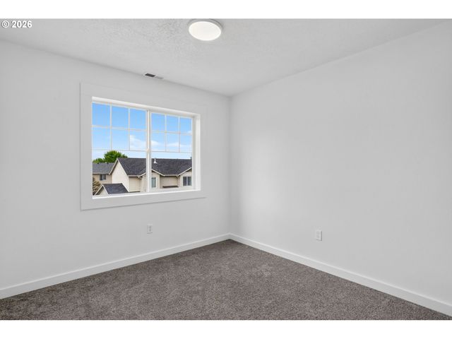 38417 REDWOOD St, Sandy, OR 97055